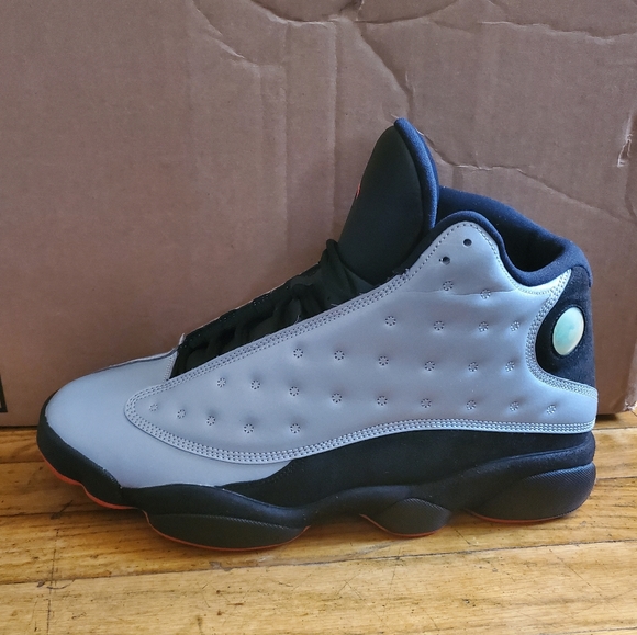 Air Jordan 13 Retro 'Reflective Silver' - Picture 4 of 12